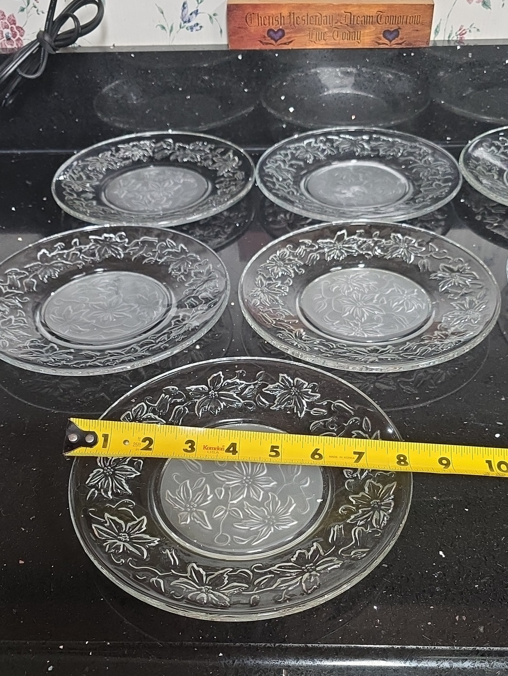Like New. Princess House Fantasia 8" Plates. Set Of 7